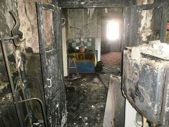 Мужчина сжег дома соседей и застрелился из ружья — катастрофа на Луганщине