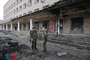 "Государственное" информагентство "ДНР" напечатало фотографию, доказывающую, что больницу на Текстильщике обстреляли боевики (ФОТО) "Государственное" информагентство "ДНР" напечатало фотографию, доказывающую, что больницу на Текстильщике обстреляли боевики (ФОТО)