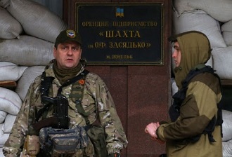 Оккупанты "ДНР" шестой день не могут погасить пожар и найти пропавшего горняка на шахте им. Засядько. Идут разговоры о ее закрытии Оккупанты "ДНР" шестой день не могут погасить пожар и найти пропавшего горняка на шахте им. Засядько. Идут разговоры о ее закрытии