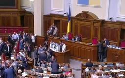 Партия регионов угрожает "выездным заседанием" с ограниченным доступом и без счетной комиссии от оппозиции Партия регионов угрожает "выездным заседанием" с ограниченным доступом и без счетной комиссии от оппозиции