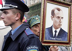 "Послушайте, давайте по-русски!". История дегероизации Бандеры и Шухевича "Послушайте, давайте по-русски!". История дегероизации Бандеры и Шухевича