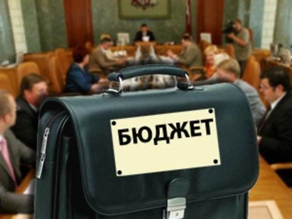 Парламентское большинство намерено принимать госбюджет по полной процедуре. В Верховной Раде "аншлаг" Парламентское большинство намерено принимать госбюджет по полной процедуре. В Верховной Раде "аншлаг"
