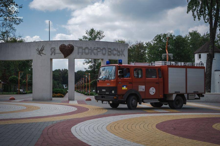 Пожежну машину, передану німецькими партнерами доставили до Покровська волонтери, фото-3