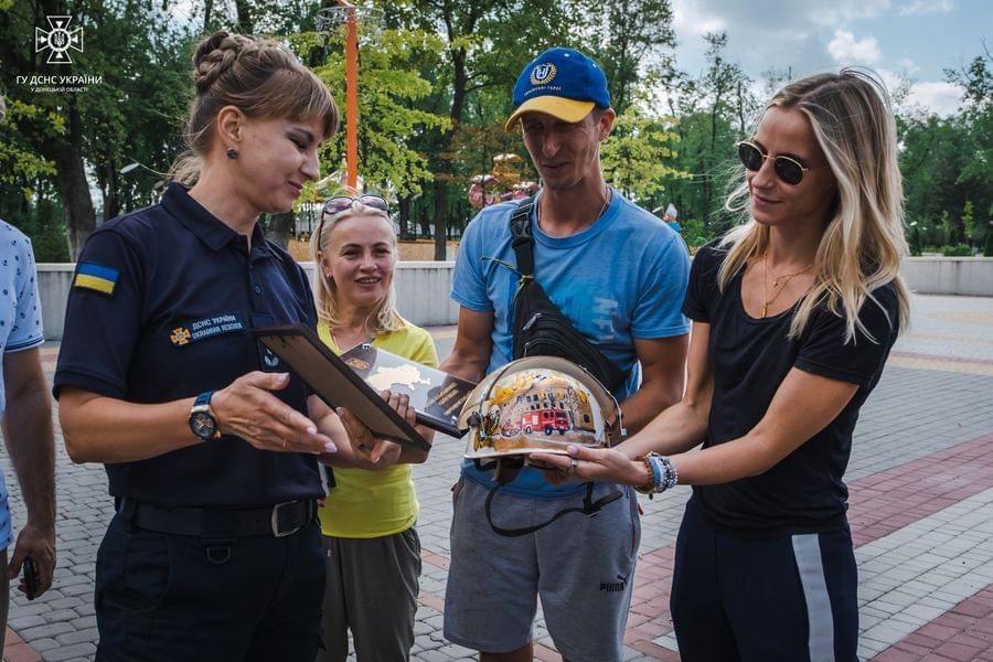 Пожежну машину, передану німецькими партнерами доставили до Покровська волонтери, фото-2