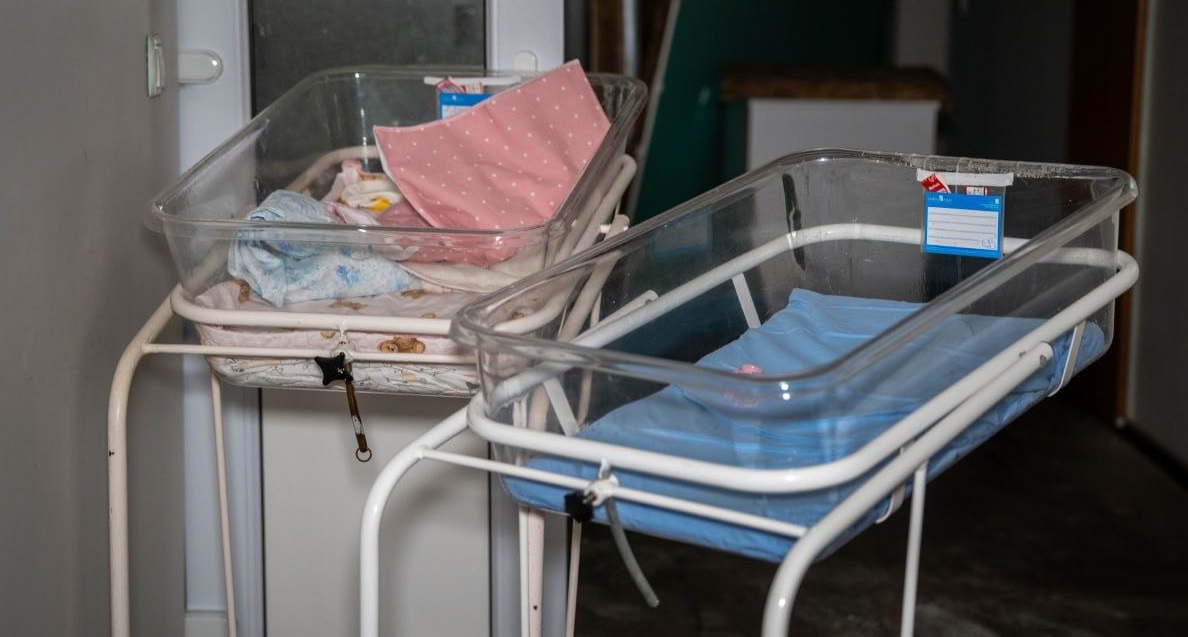 Понад 40 породіль та новонароджених потрапили під обстріл російських дронів в Одесі