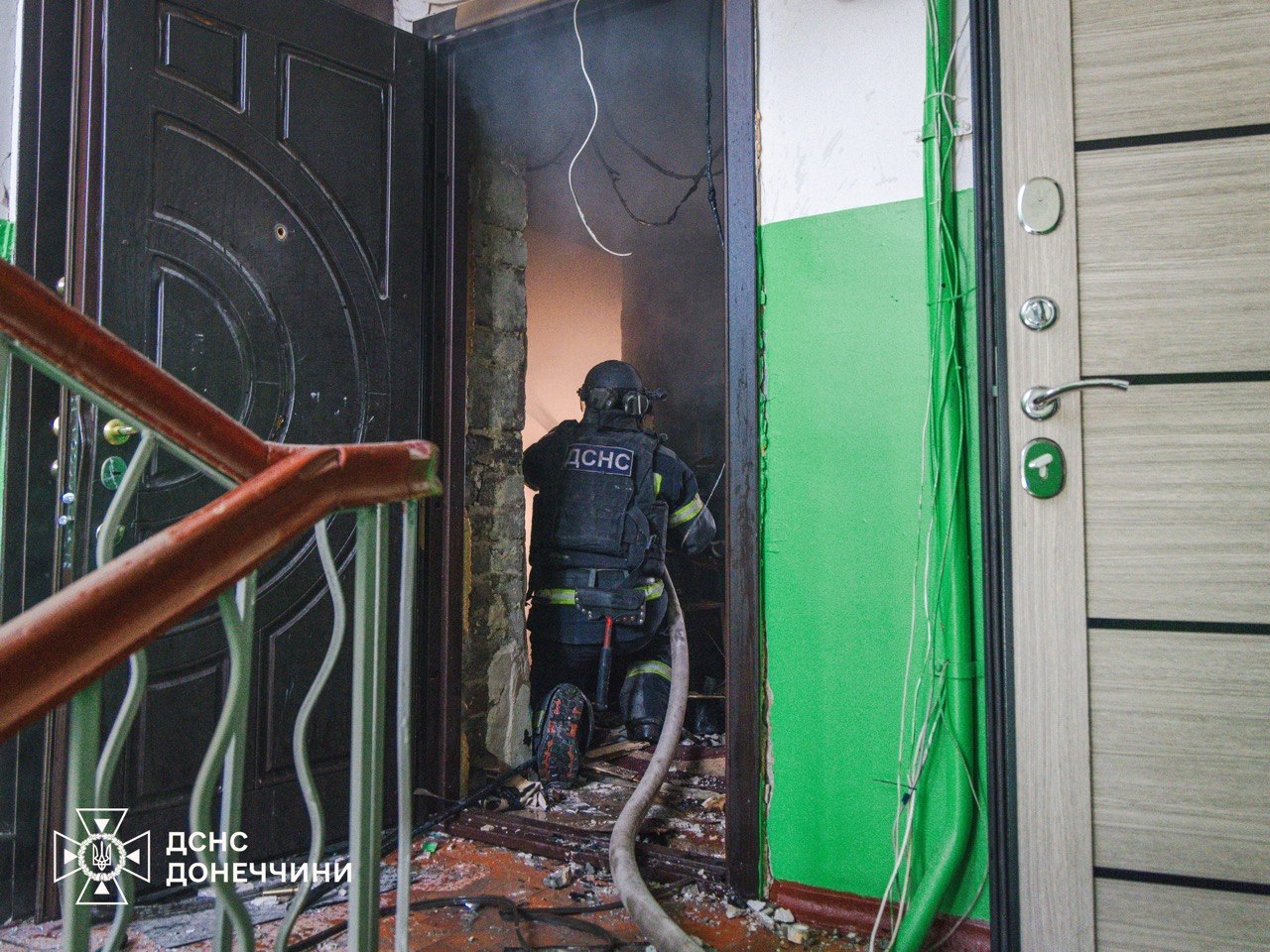У Краматорську після авіаудару з заблокованих квартир врятували трьох людей