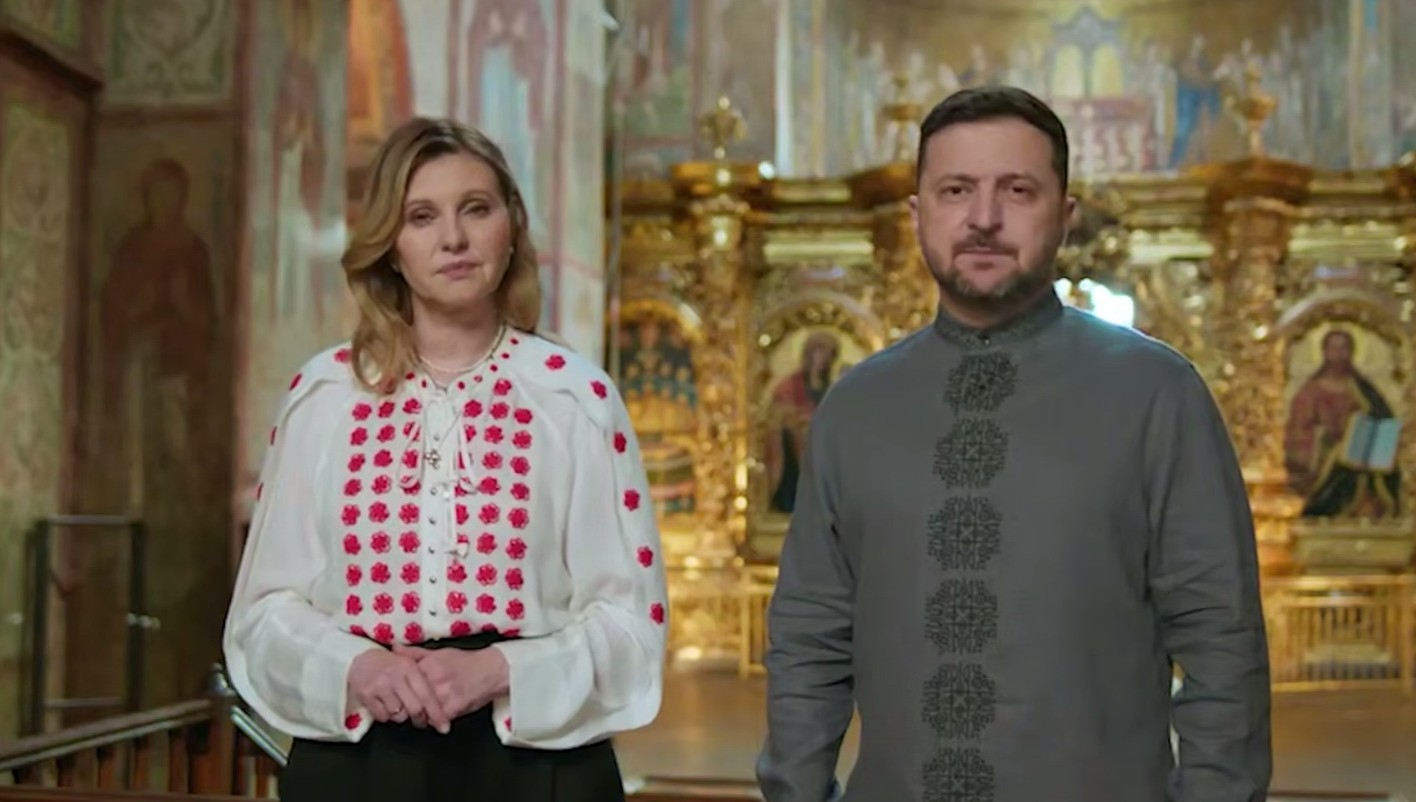 Президент із дружиною вітають Україну з Великоднем