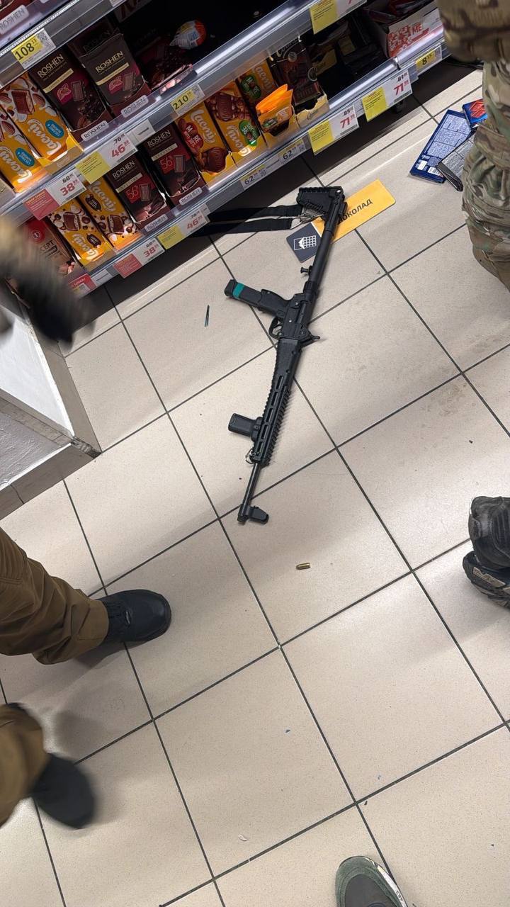 Зеленський про теракт в Києві: 5 загиблих, 10 госпіталізованих, 4 заручників врятували