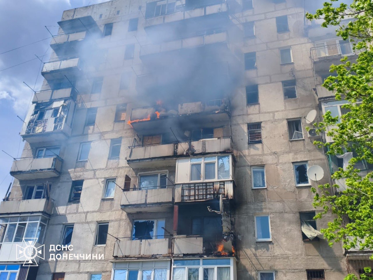 У Дружківці рятувальники евакуювали двох людей із дев'ятиповерхового будинку після атаки дрона