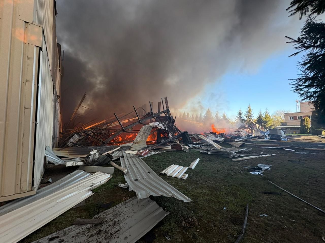 Ворожі дрони атакували Корюківку на Чернігівщині: постраждала критична інфраструктура, є поранені