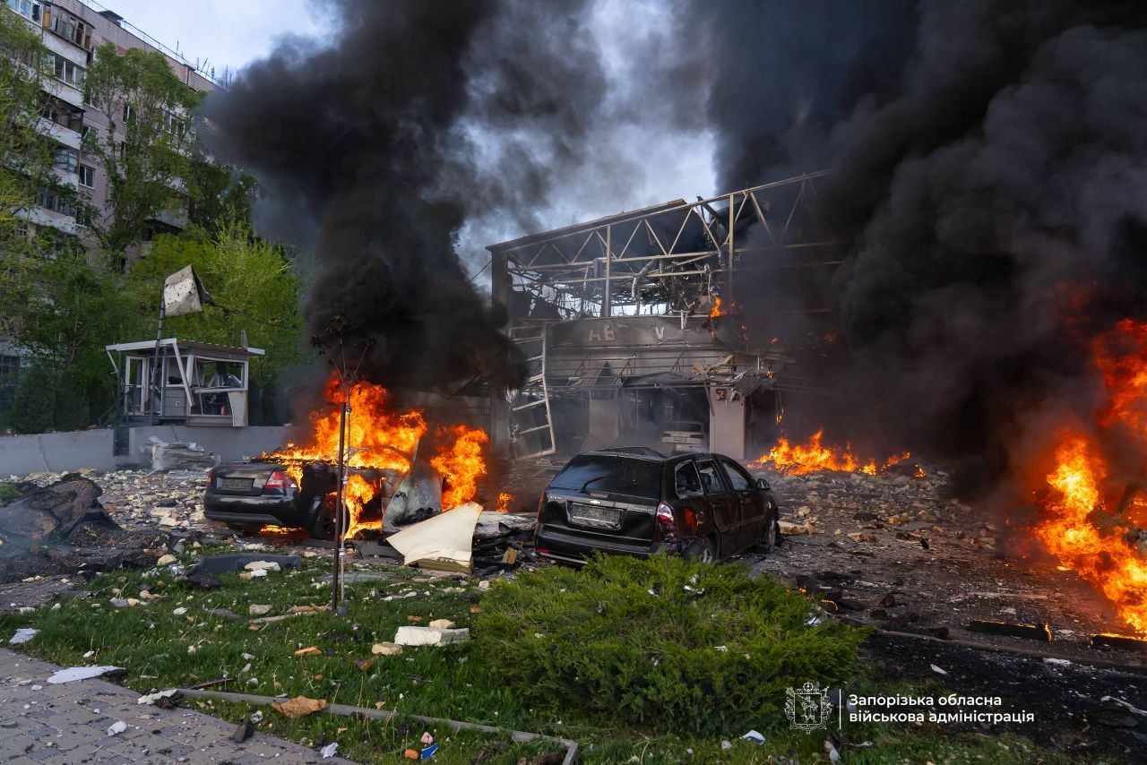 У Запоріжжі зросла кількість постраждалих внаслідок вчорашнього удару, в області вночі лунали вибухи