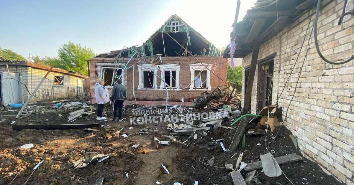 Оккупанты обстреляли Константиновку, разрушены дома, есть погибший