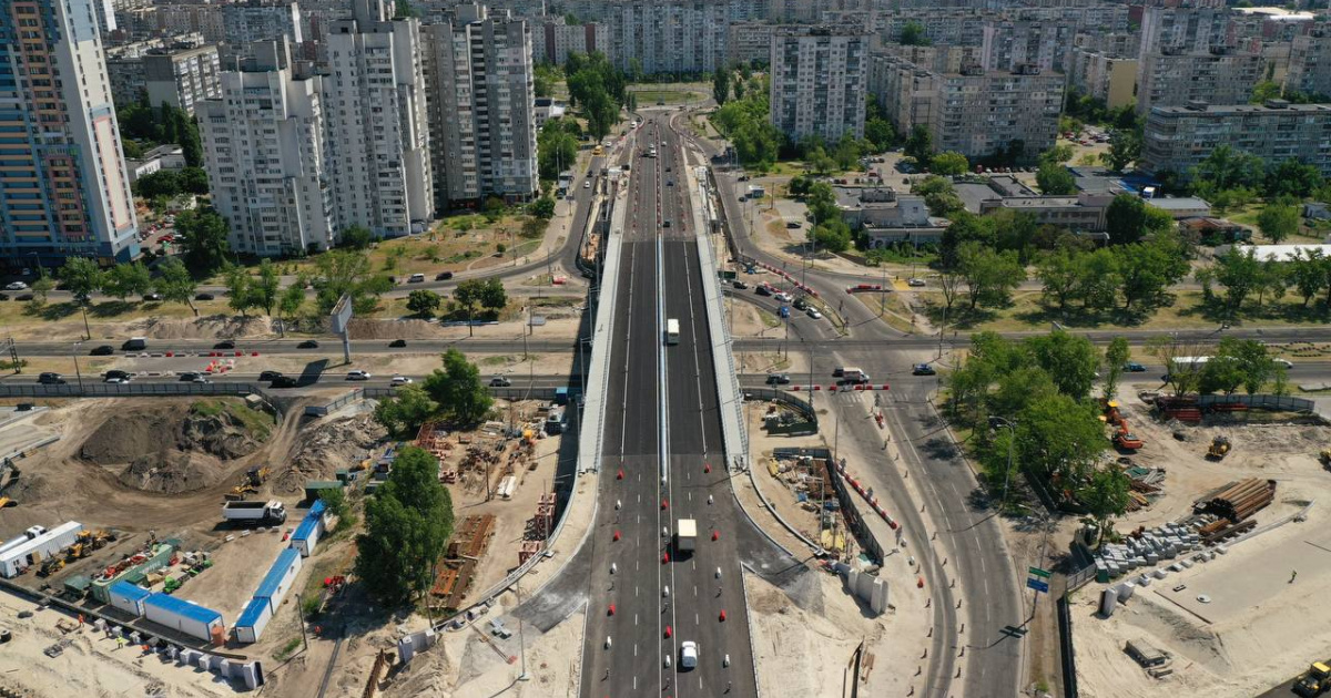 В Киеве открыли движение по новому путепроводу на Оболони