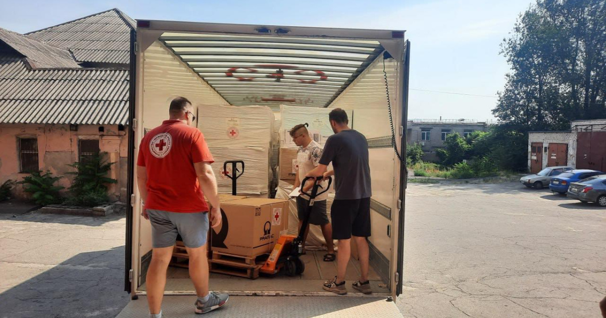 Майже 70 генераторів та мікрохвильові печі отримали школи й дитсадки Запоріжжя для продовження навчання в умовах відключень