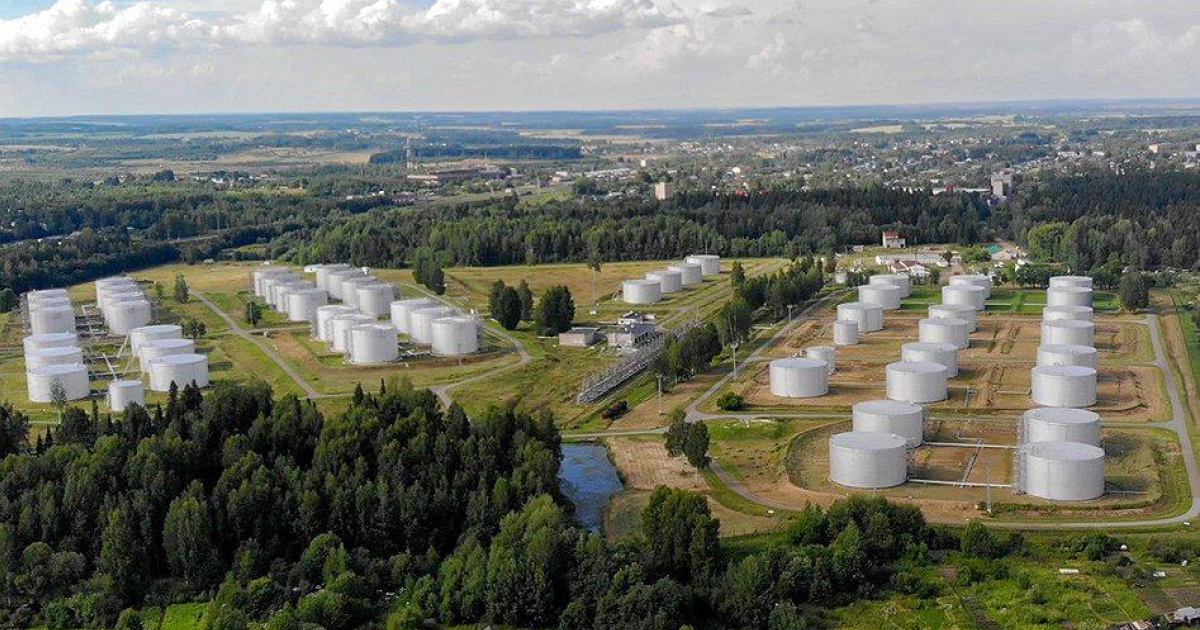 Беспилотник ударил по нефтебазе в Кировской области РФ - это 1,5 тысячи километров от границы с Украиной