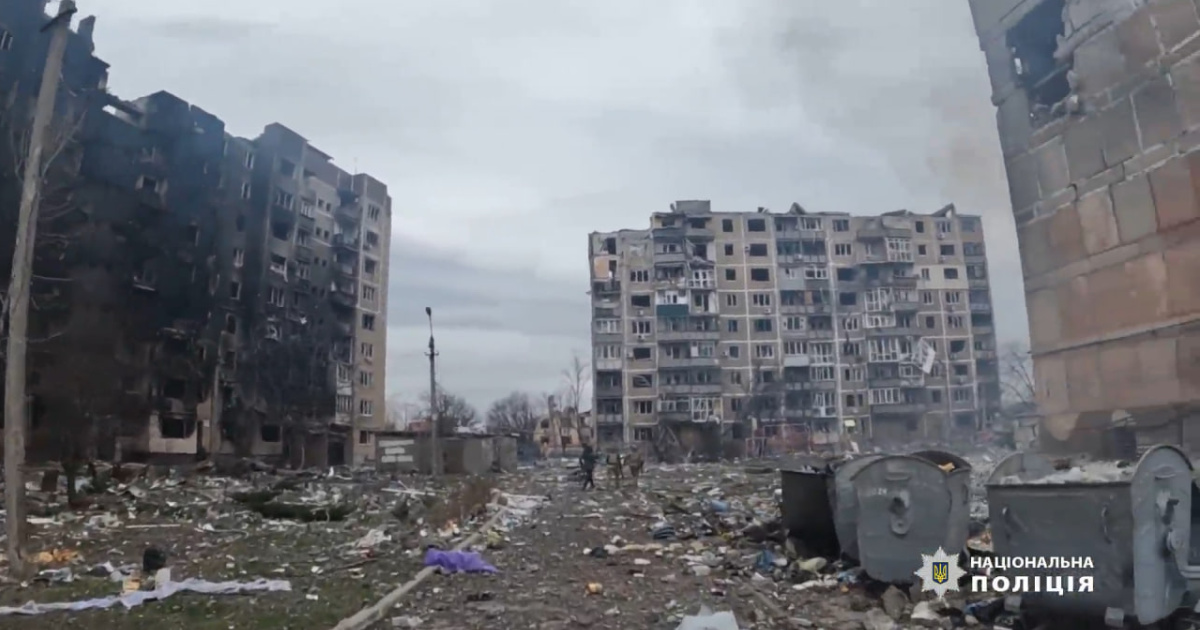 З найближчих до ворога районів Покровська 8 людей і собаку..., фото-1 З найближчих до ворога районів Покровська 8 людей і собаку евакуювали "Білі янголи" , фото-1