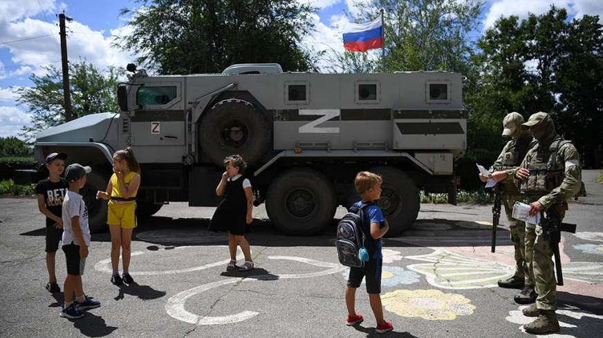 https://www.ostro.org/ru/news/v-shkolah-na-okkupyrovannoj-terrytoryy-ukrayny-budut-dezhuryt-vooruzhennye-ohrannyky-putyn-prykazal-i362595