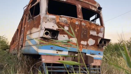 ФОТО ІЛЮСТРАТИВНЕ: Покинута і розстріляна електричка біля заводу «Азовсталь»